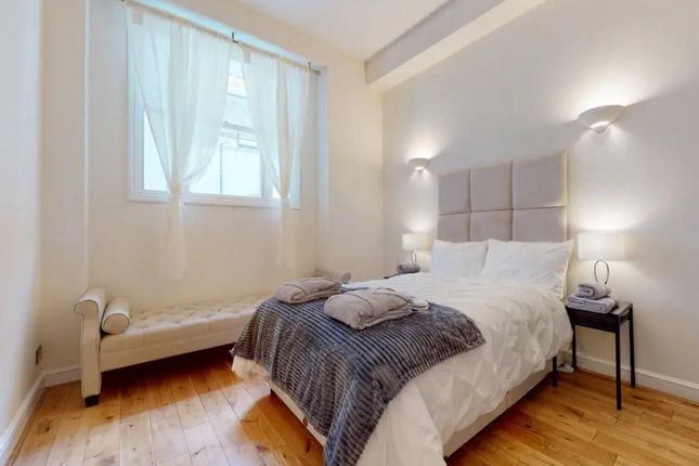 Flat to rent in Manson Place, London