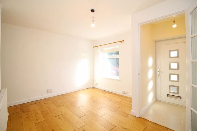8, Forest Road, Pontypridd photo 4
