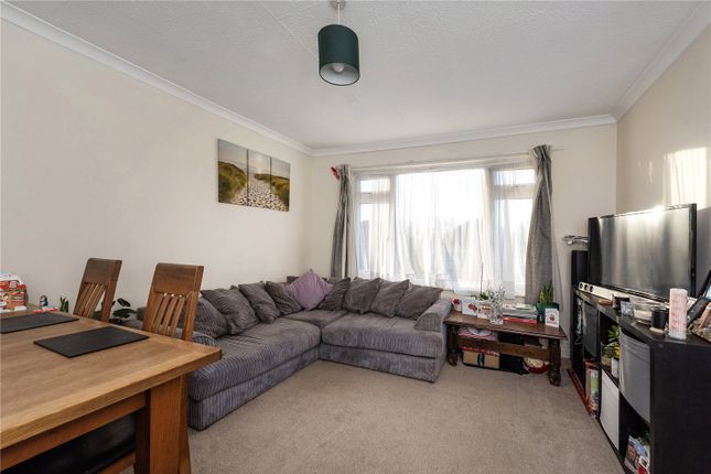 2, Dormans Close, Surrey photo 4