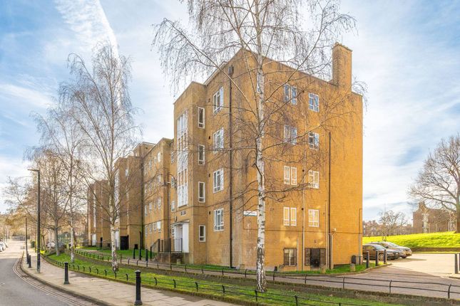 2-bed flat on Kingswood Estate, West Dulwich, £285,000