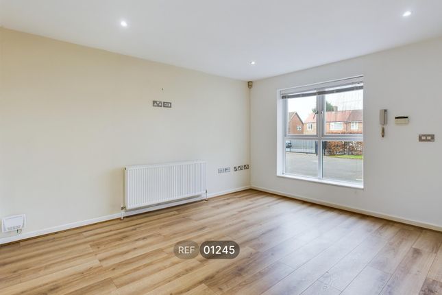 Station Road, HESSLE photo 4
