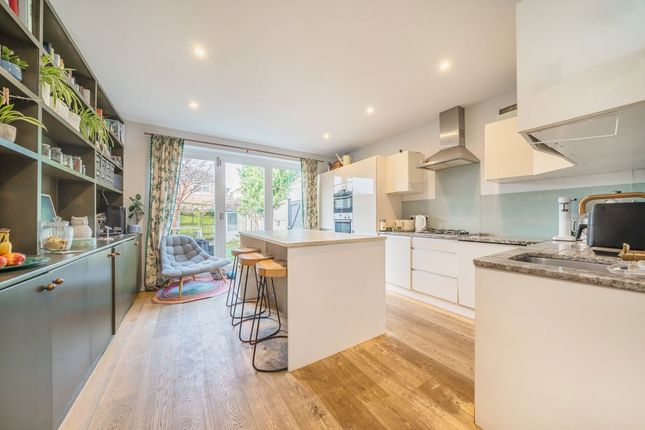 73B, Percy Road, Hampton photo 4