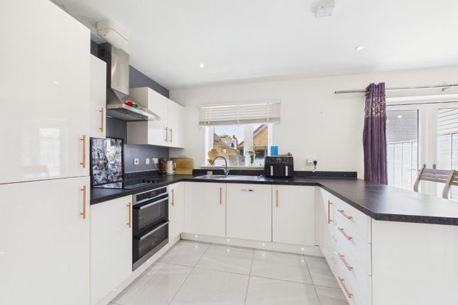 67, Repton Avenue, Ashford photo 2