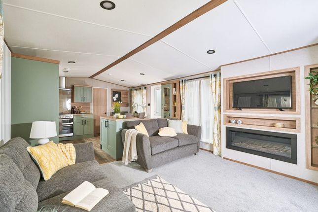 2-bed caravan on Nottage Park Lodges, Moor Lane, Porthcawl, £119,950