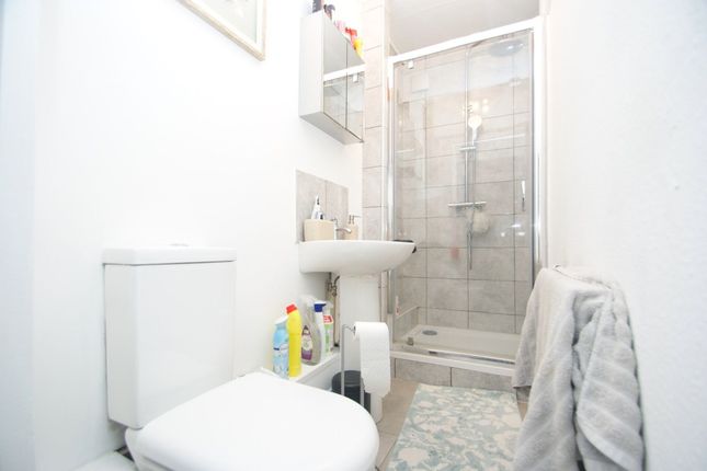 Flat to rent in 25 Addington Road, Margate