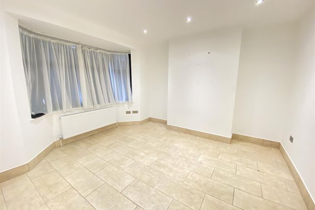 86, Deans Lane, Edgware photo 3