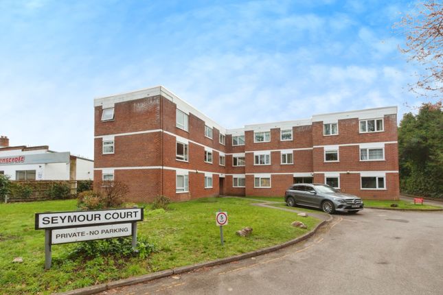 Flat for sale in Fleet Road, Fleet