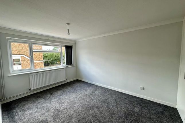 20, Denis Close, Leicester photo 5