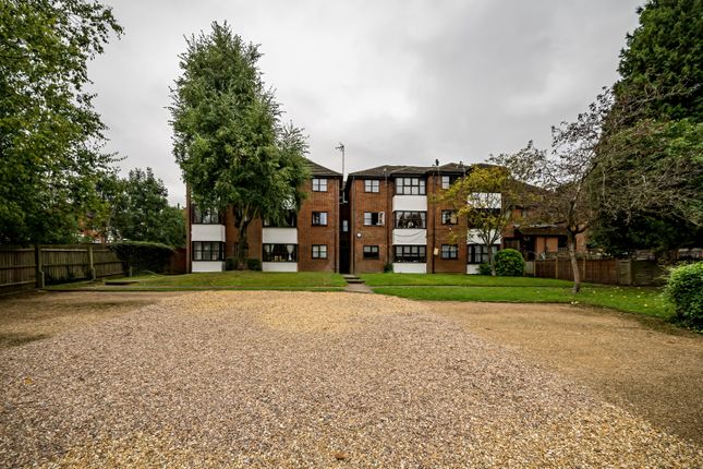 Thumbnail Flat for sale in Eaton Avenue, High Wycombe