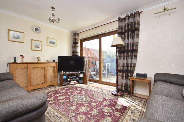 6, Stockbury Gardens, Margate photo 2