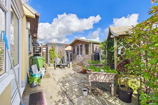 1 Trevaughan Gardens, Whitland photo 4