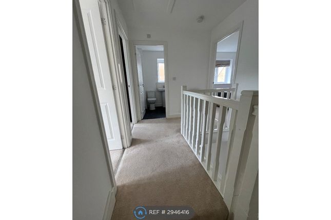 Snowdrop Drive, Emersons Green, Bristol photo 3
