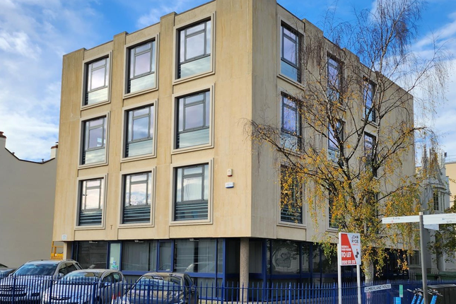 Office to let in Cumberland House, Oriel Road, Cheltenham