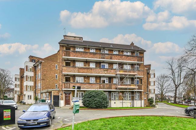 Flat for sale in Hawksworth House, Clapham South, London