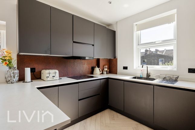 Flat 2, Croydon photo 2