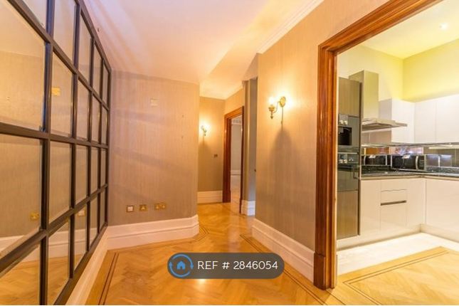 Flat, Whitehall Court, London photo 3