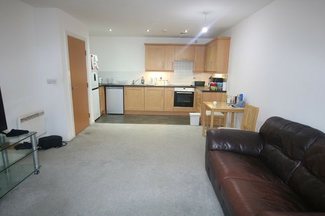 34, Hollin Bank Court, Blackburn photo 2