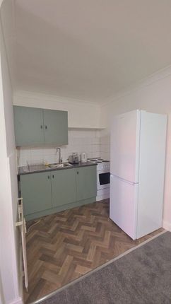 Cayton Road, Greenford photo 5