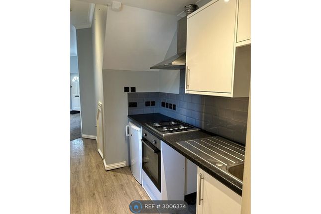 B Lynchford Road, Farnborough photo 5