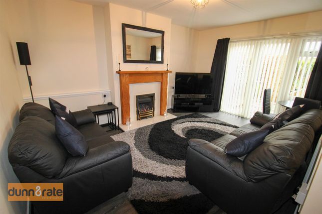 11, Caroline Close, Stoke-On-Trent photo 2