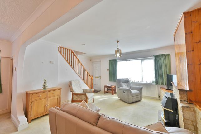 15, Salisbury Avenue, Slough photo 4