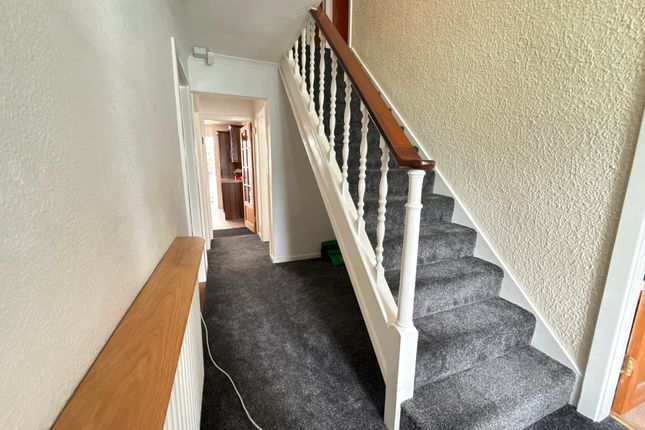 18 Newquay Close, Walsall photo 2