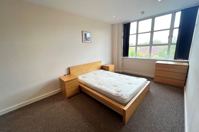 Apt 79, Birmingham photo 4