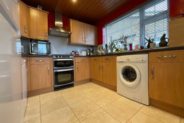 77 Osgodby Crescent, Scarborough photo 2