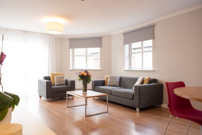 Flat to rent in Premier Suites, Minster Court, Reading, Berkshire