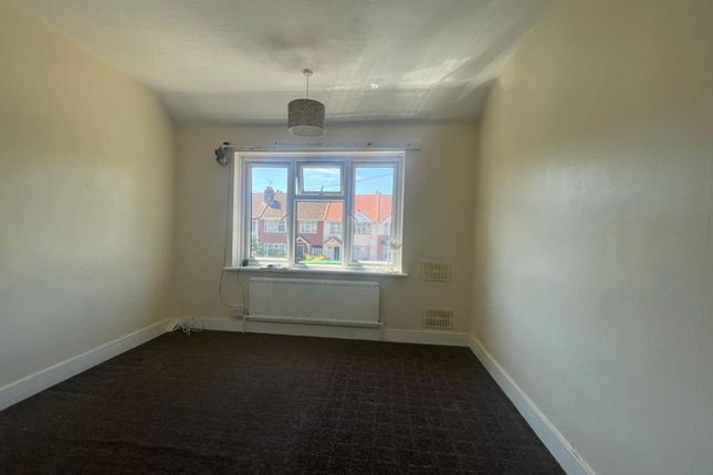 Terraced house to rent in Ash Grove, Hounslow