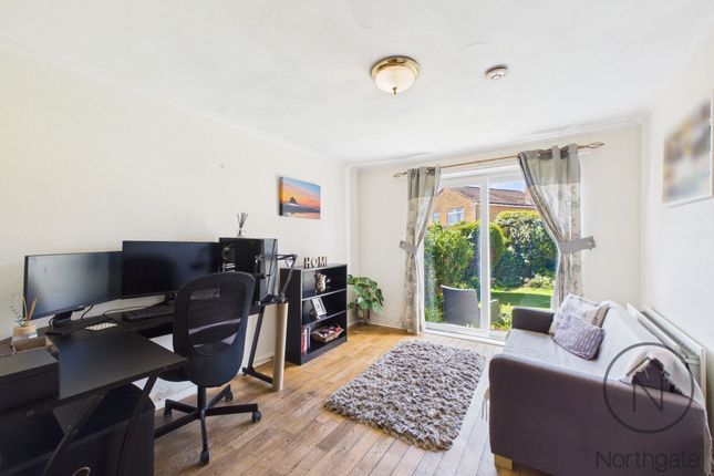 30 Twinsburn Road, Newton Aycliffe photo 3
