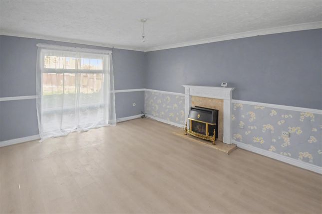 58, Kensington Walk, Corby photo 3