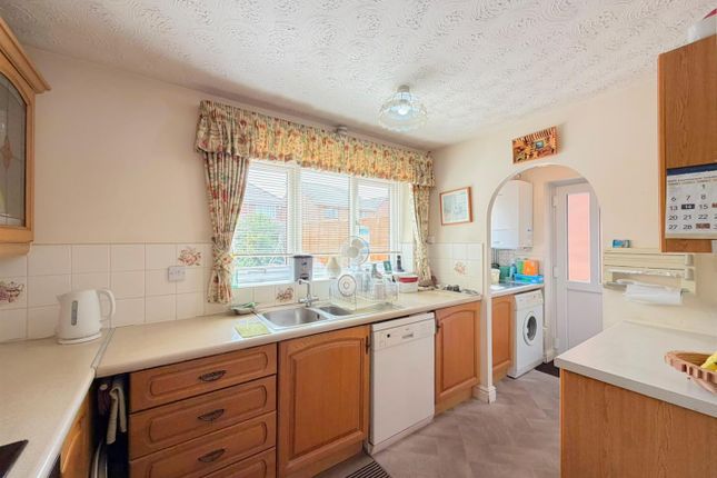 9, Cloverdale Road, Leicester photo 3