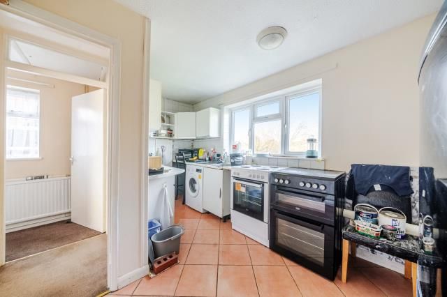 40, Whaddon Chase, Aylesbury photo 4