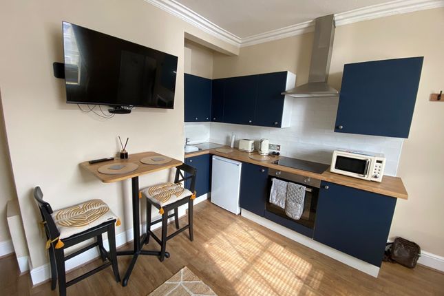 Flat 3, 2a, STOURPORT-ON-SEVERN photo 2