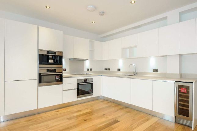 Thumbnail Flat for sale in Finchley Road, London