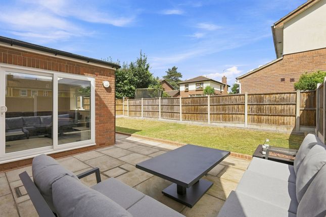 63, Alexandra Road, Rayleigh photo 4
