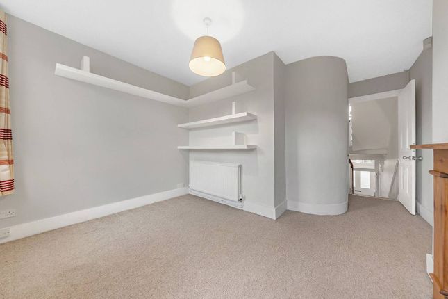 Terraced house to rent in Sarsfeld Road, Wandsworth Common, London