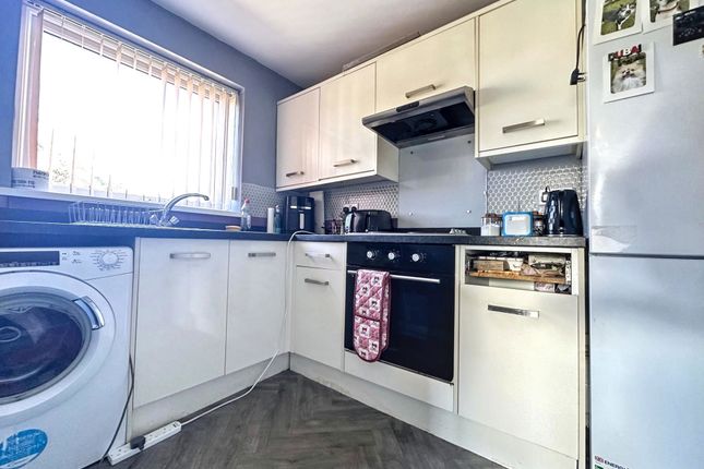 19, Basildon Gardens, Wallsend photo 5