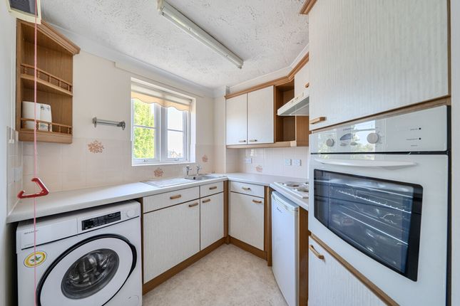 32 Brampton Court Stockbridge Road, Chichester photo 4