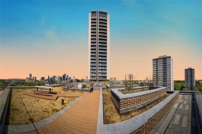 2-bed flat on 2, River Heights, London, £350,000