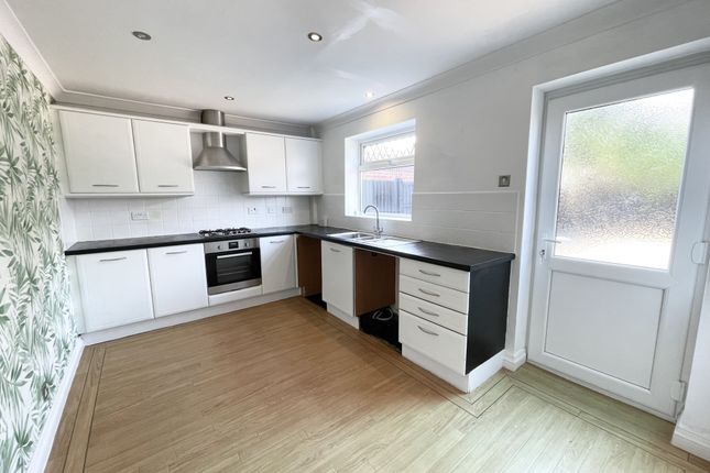 24, Rowntree Avenue, Fleetwood photo 2