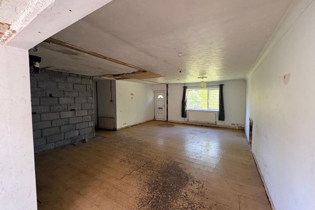 Ridgemont, Wood Lane, Attleborough photo 3
