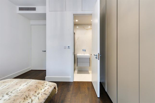 Flat for sale in Rona Road, London