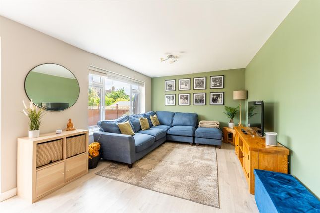 15, Manor Valley, Weston-Super-Mare photo 4