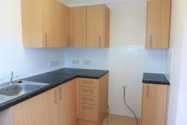 3, Tiverton Court, Wickham Road, Fareham photo 5