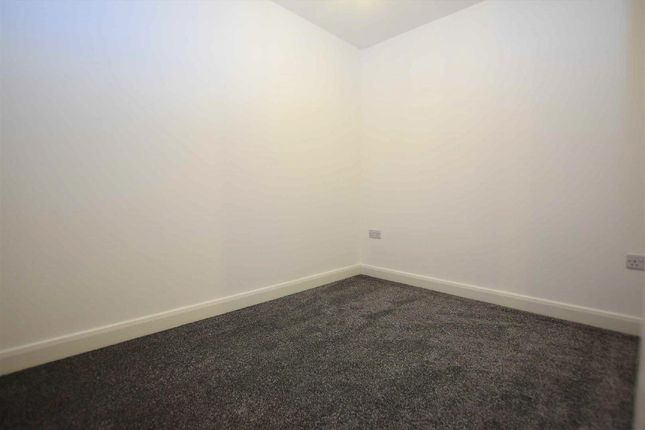 Flat to rent in Gladstone Terrace, Barrowford, Nelson