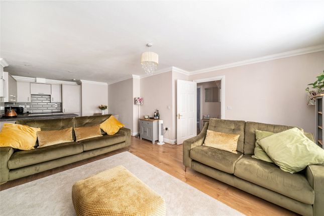 15, Woodmill Court, Ascot photo 5
