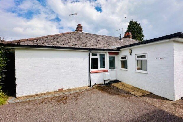 Thumbnail Bungalow to rent in Sparrows Green, Wadhurst