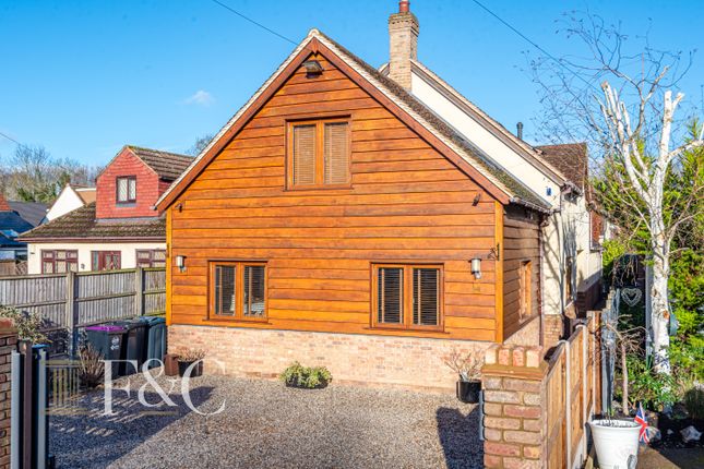 14, Amwell Lane, Stanstead Abbotts photo 2